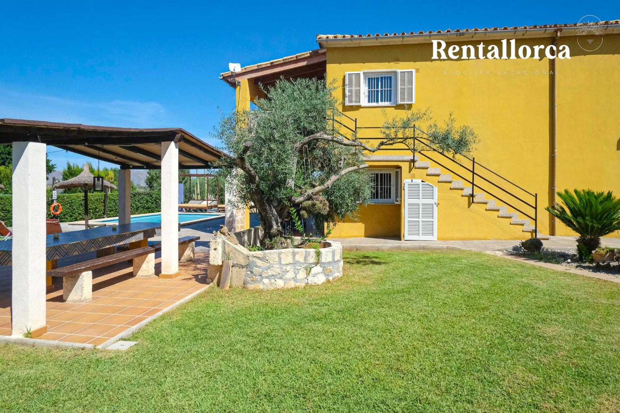 Country house Cristi Bressals By Rentallorca